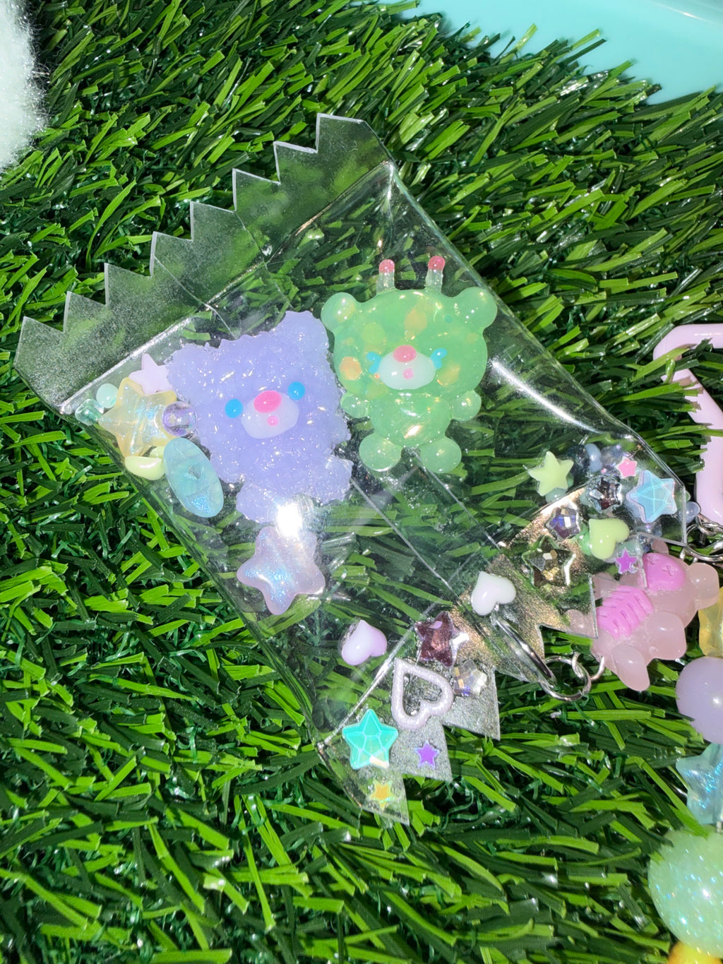 Wakuwakuma Accessories | Alien Teddy Gummy Keychain