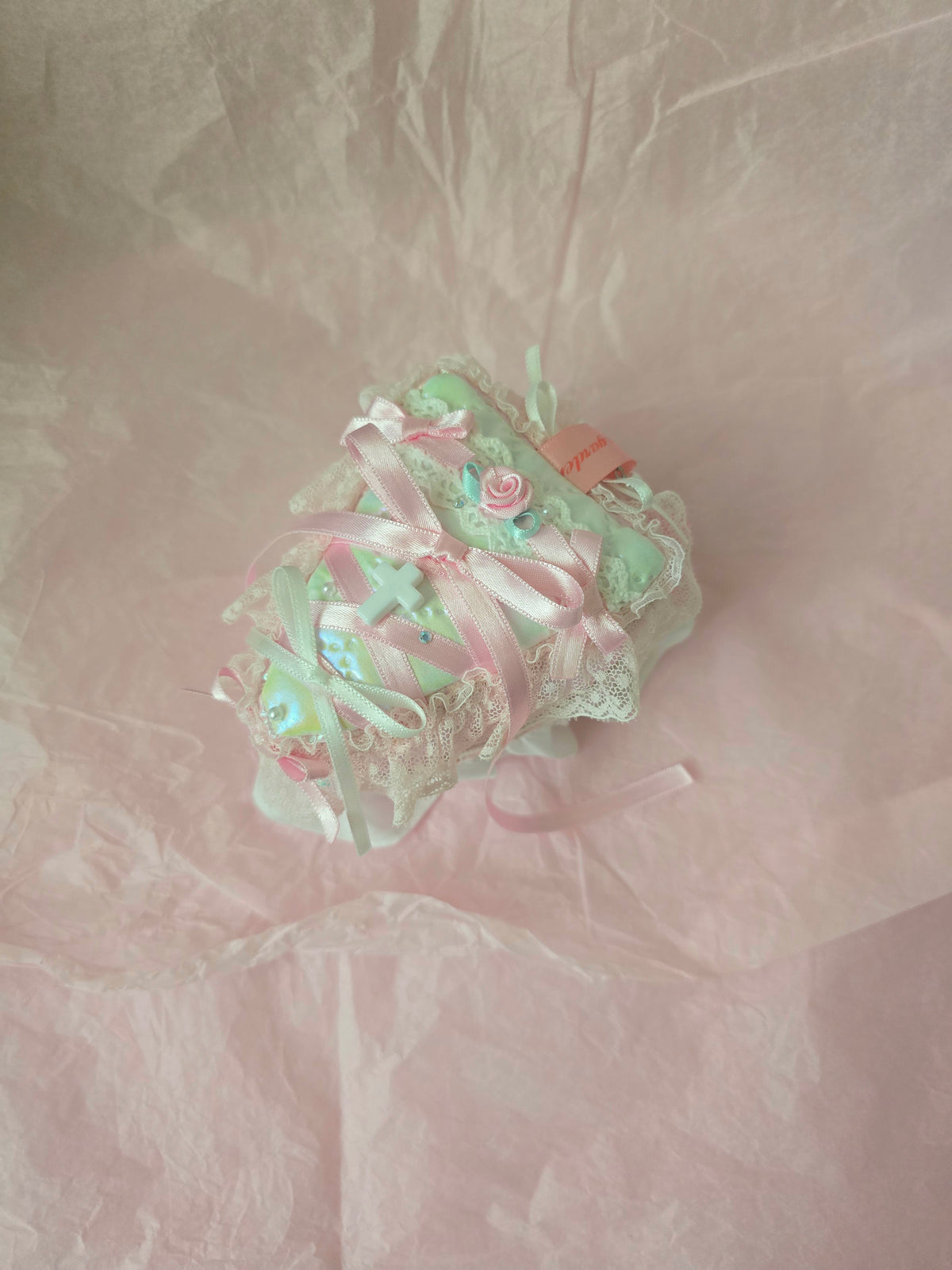 문어가든 | Lace Cake Keychain (Pink Ribbon)