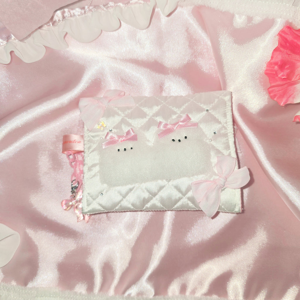 문어가든 | Quilted puppy wallet (White Twin)