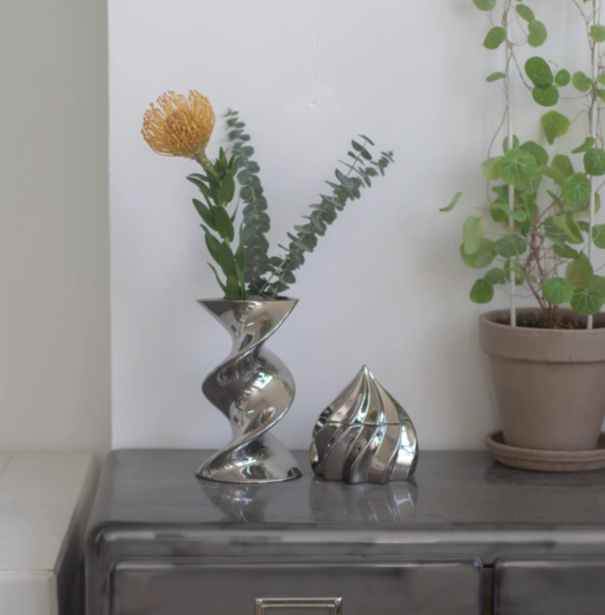 [Pre-Order] Creamy Market | Creamy Swirl Vase